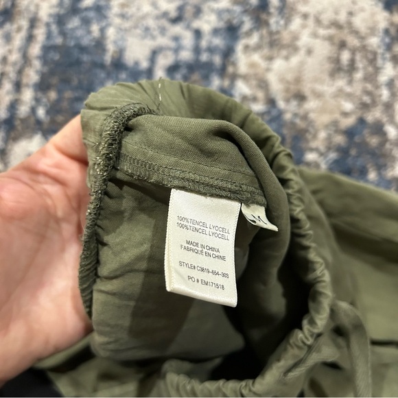 Cloth & Stone Green Straight Leg Light Weight Loose Trousers Size Medium - Picture 6 of 10